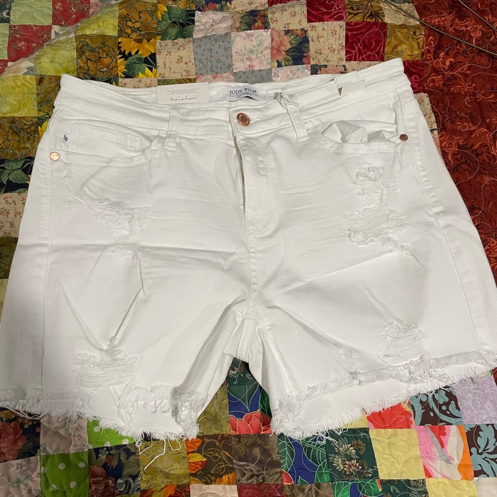 White denim Judy blue shorts